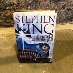 Book; Stephen King “From a Buick 8”